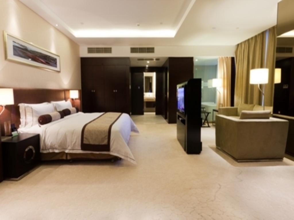 Jiazheng International Energy Hotel Huaqiao  Bagian luar foto
