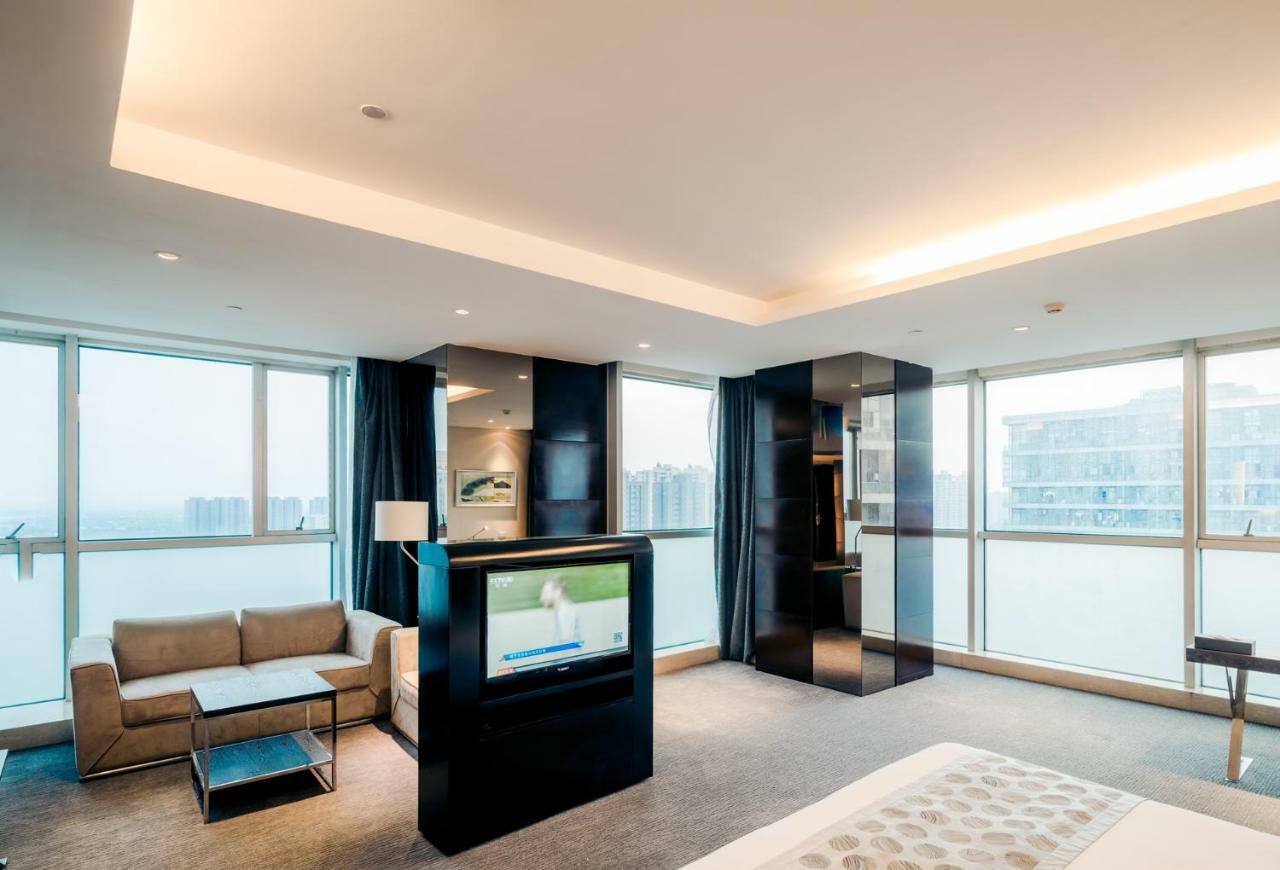 Jiazheng International Energy Hotel Huaqiao  Bagian luar foto